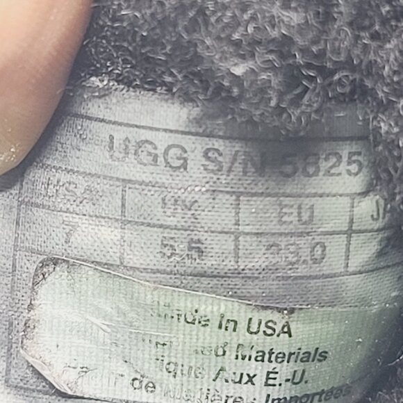 UGG Women's Black Classic Short Sheepskin Mid-Calf Winter Boots Size US 7 - Picture 6 of 7